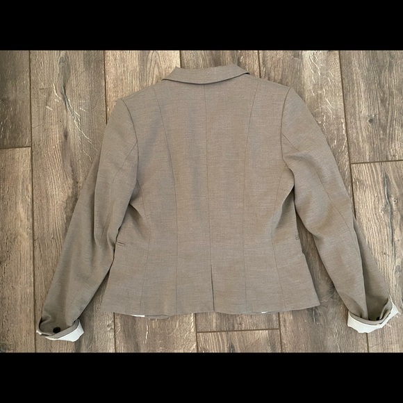 Blazer - Picture 2 of 2